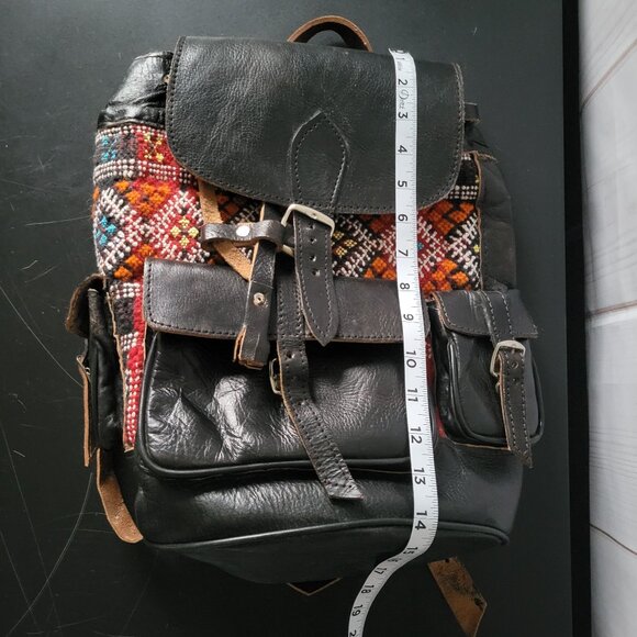 Vintage 70’s Hand Made Leather Backpack. Excellent Condition. Large. - Picture 8 of 9